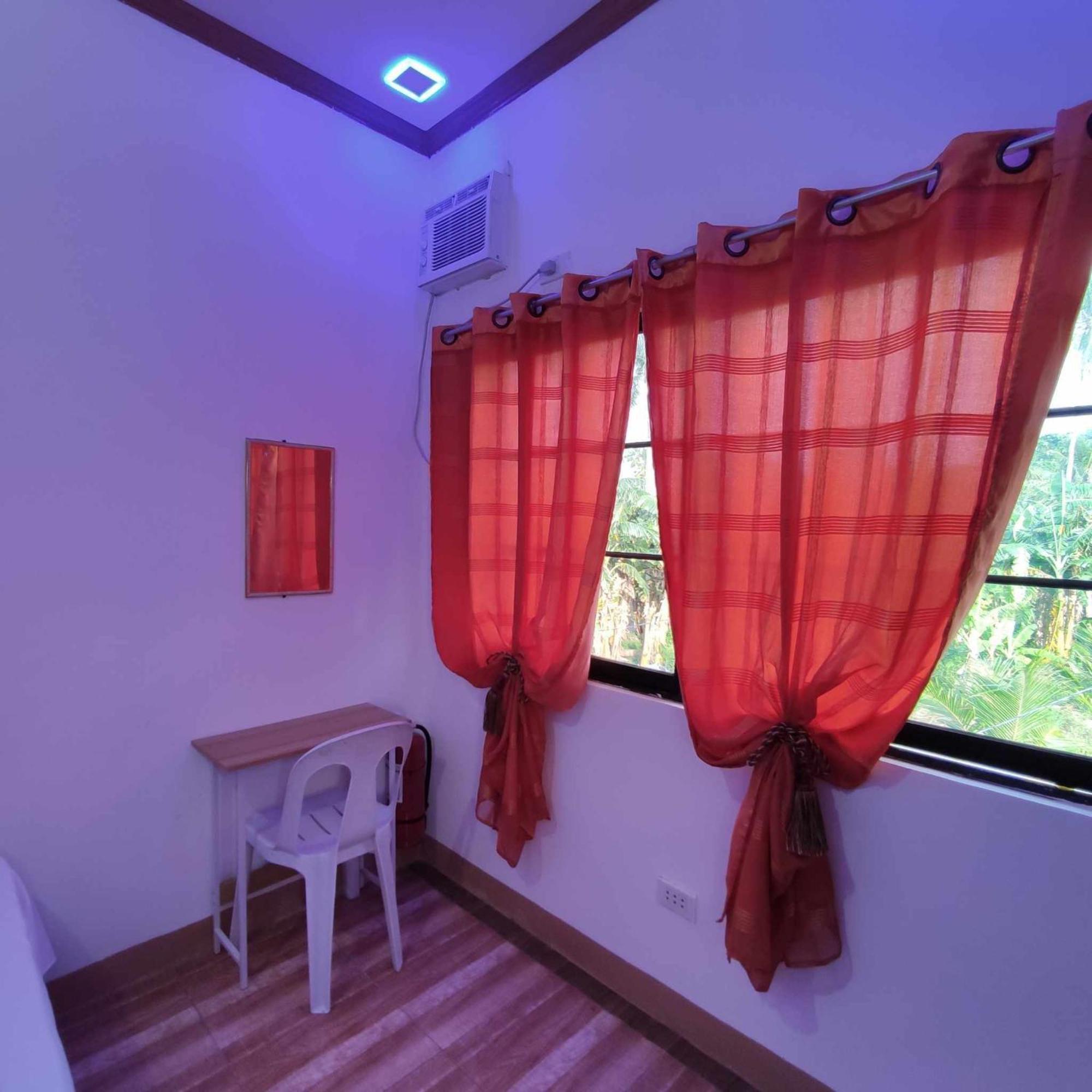 Zia Homestay Burgos  Luaran gambar