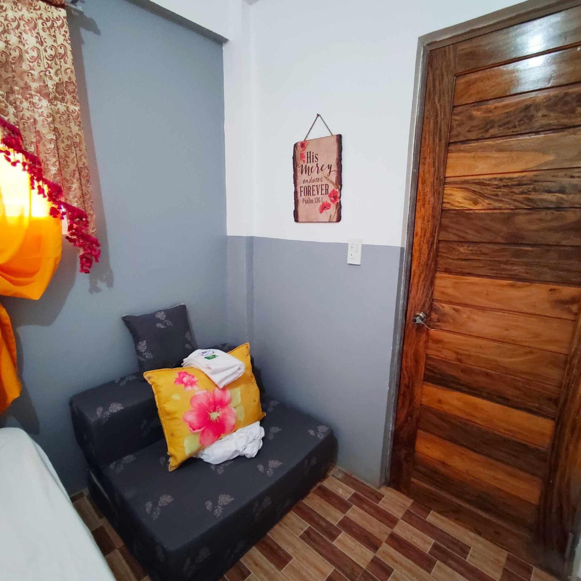 Zia Homestay Burgos  Luaran gambar