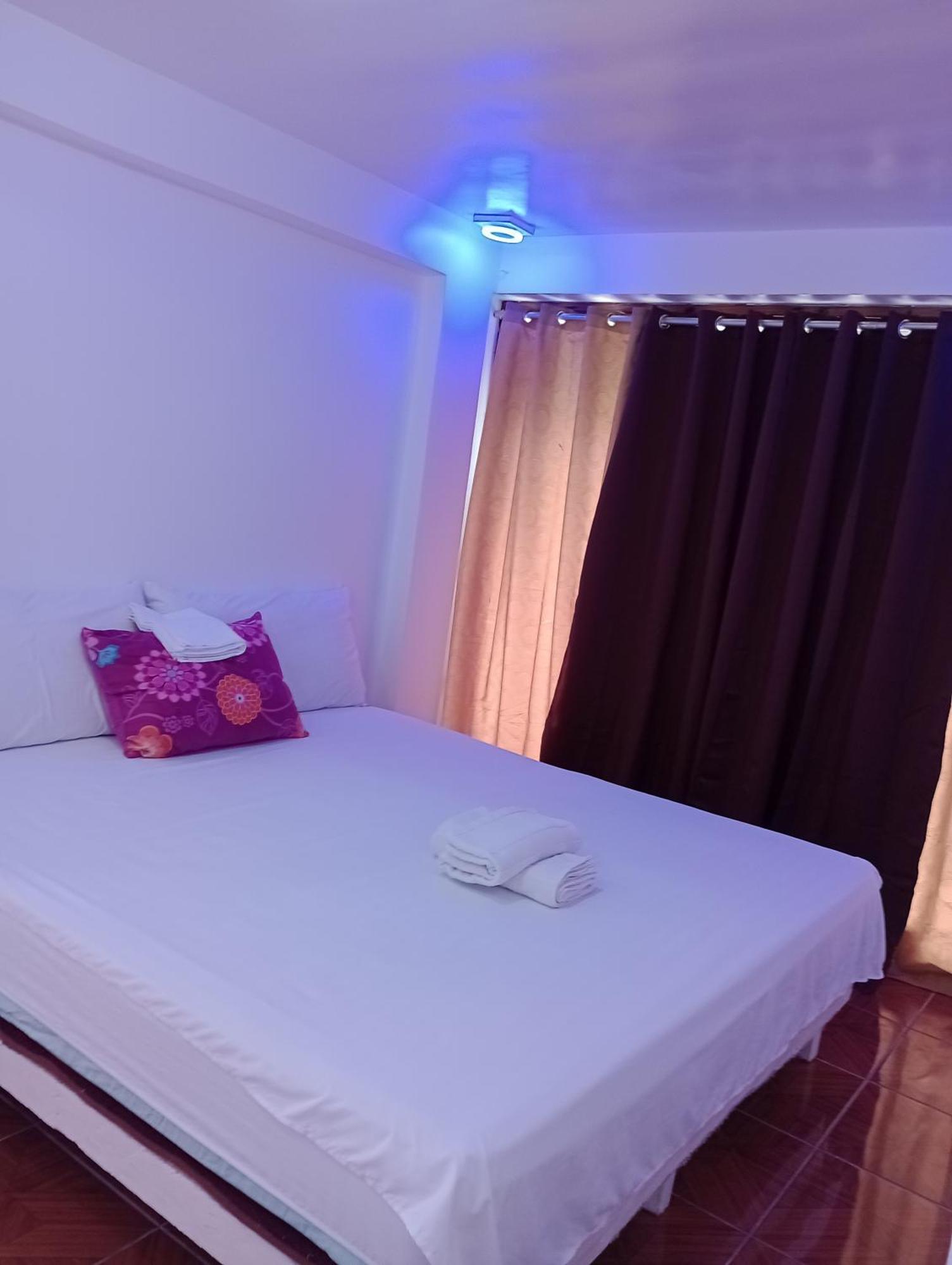 Zia Homestay Burgos  Luaran gambar